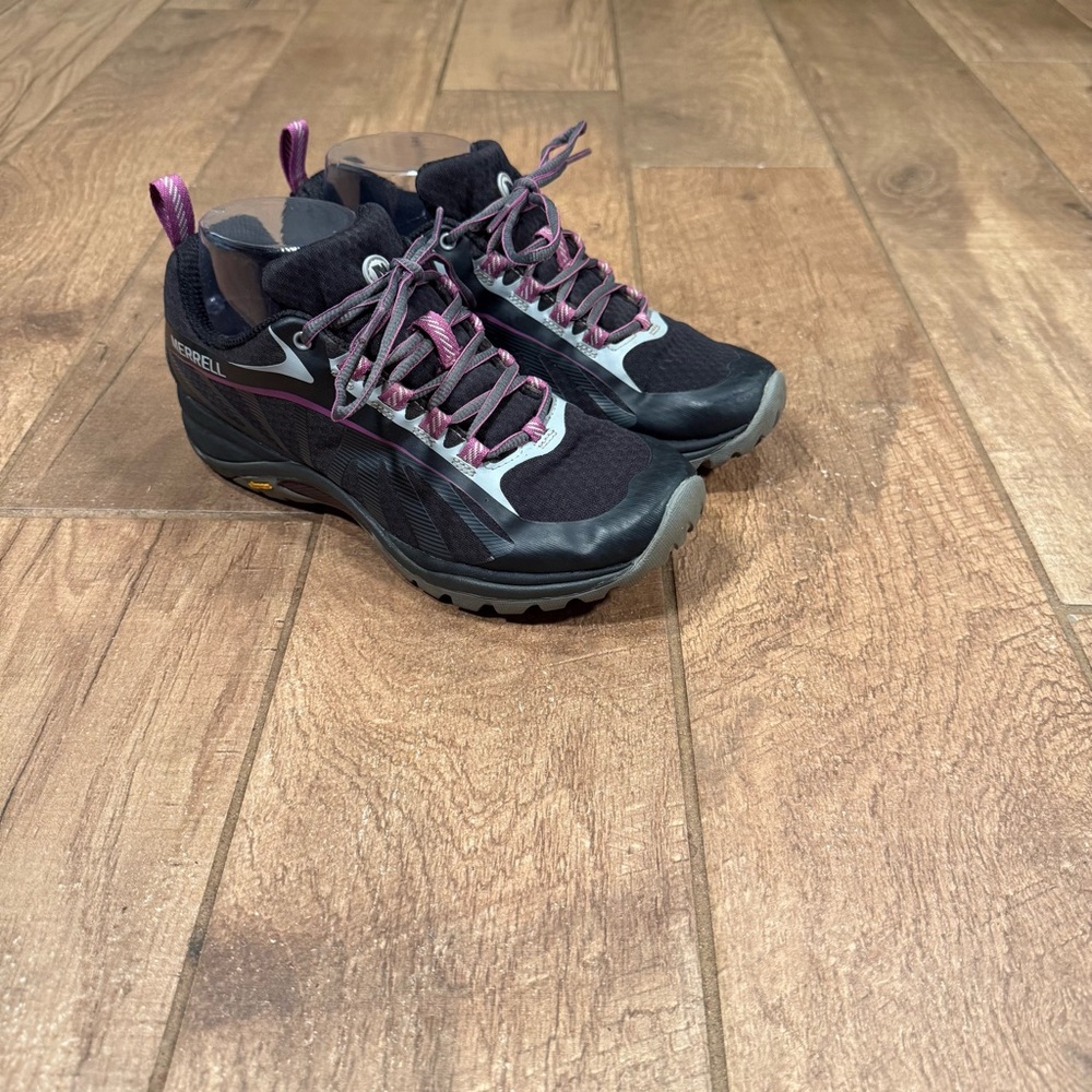 Merrell Siren Edge Women’s Size  7 US Vibram Black/Purple Trail Hiking Shoes